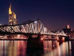 Hervorhebung der Stahlkonstruktion Eiserner Steg, &copy; Stadtplanungsamt Stadt Frankfurt am Main 