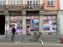 Pop-Up-Ausstellung im Schaufenster der Agentur des städtischen Wandels im Februar 2023 © Andrea Schwappach